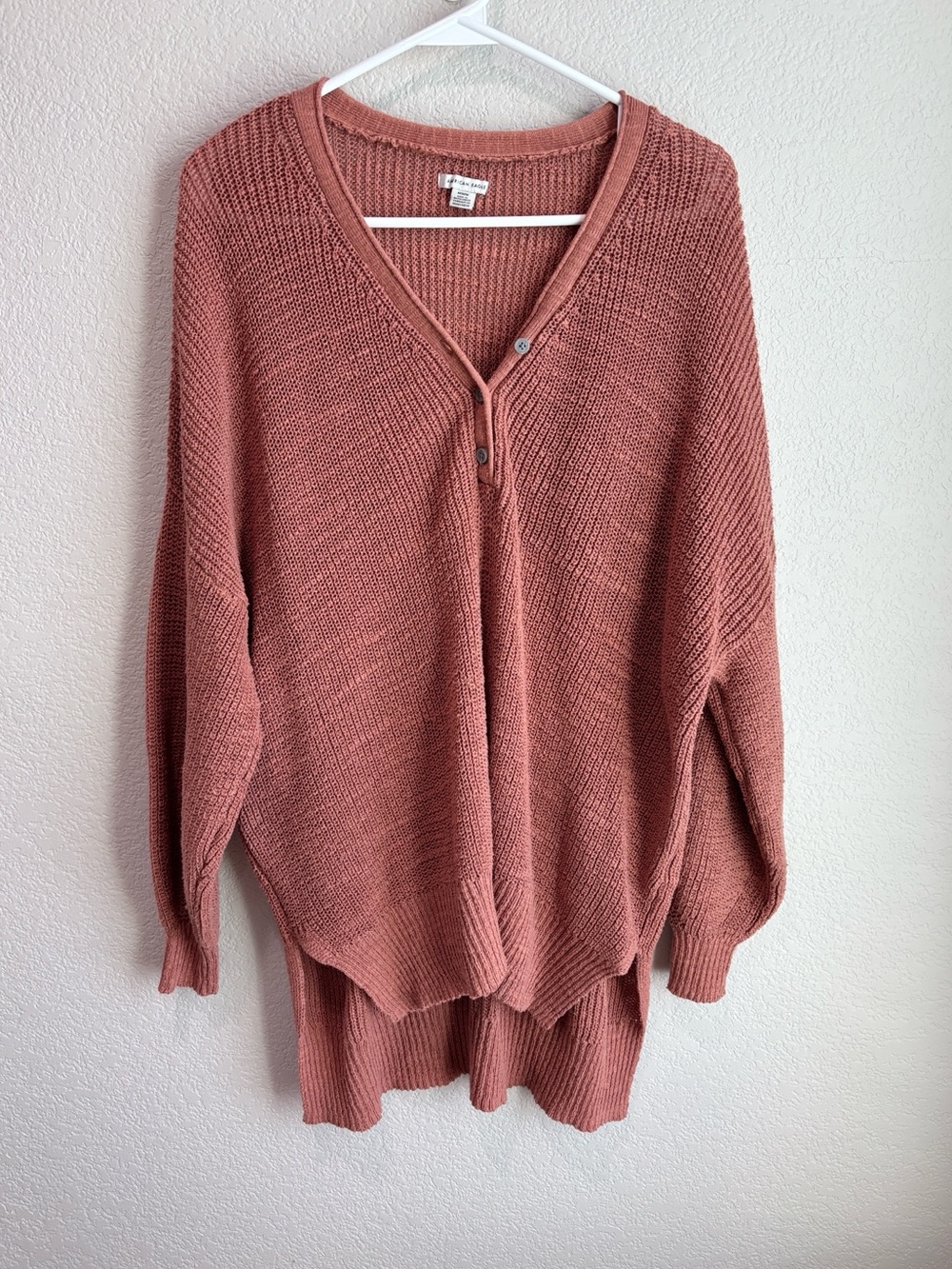 American Eagle Oversized Knit Henley V-neck Sweater Rust Pink Size Medium